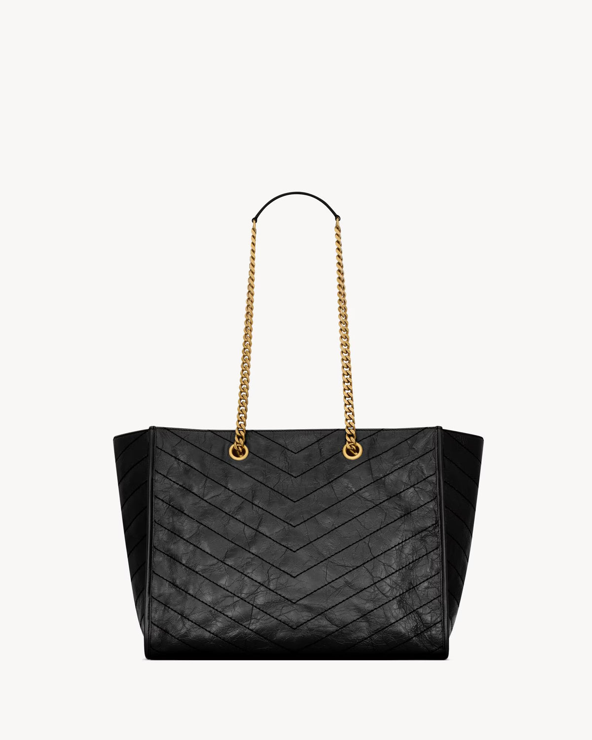 NIKI shopping in vintage leather